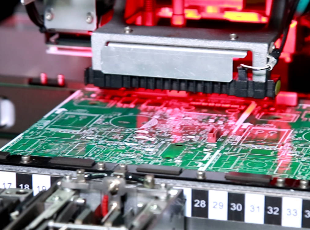 電視機(jī)PCB板插件機(jī)：推動電視機(jī)制造的高效與精準(zhǔn)